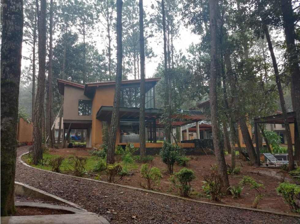 CASA EN VALLE DE BRAVO, RODEADA DE NATURALEZA 9,000,000 MXN