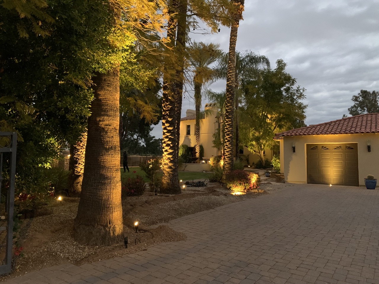 LED Landscape Lighting Phoenix AZ • Design & Installation