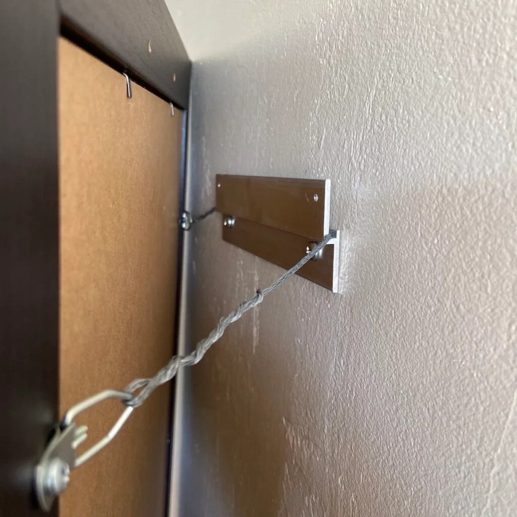 Wire Hanger StaysLevel Frame Hangers