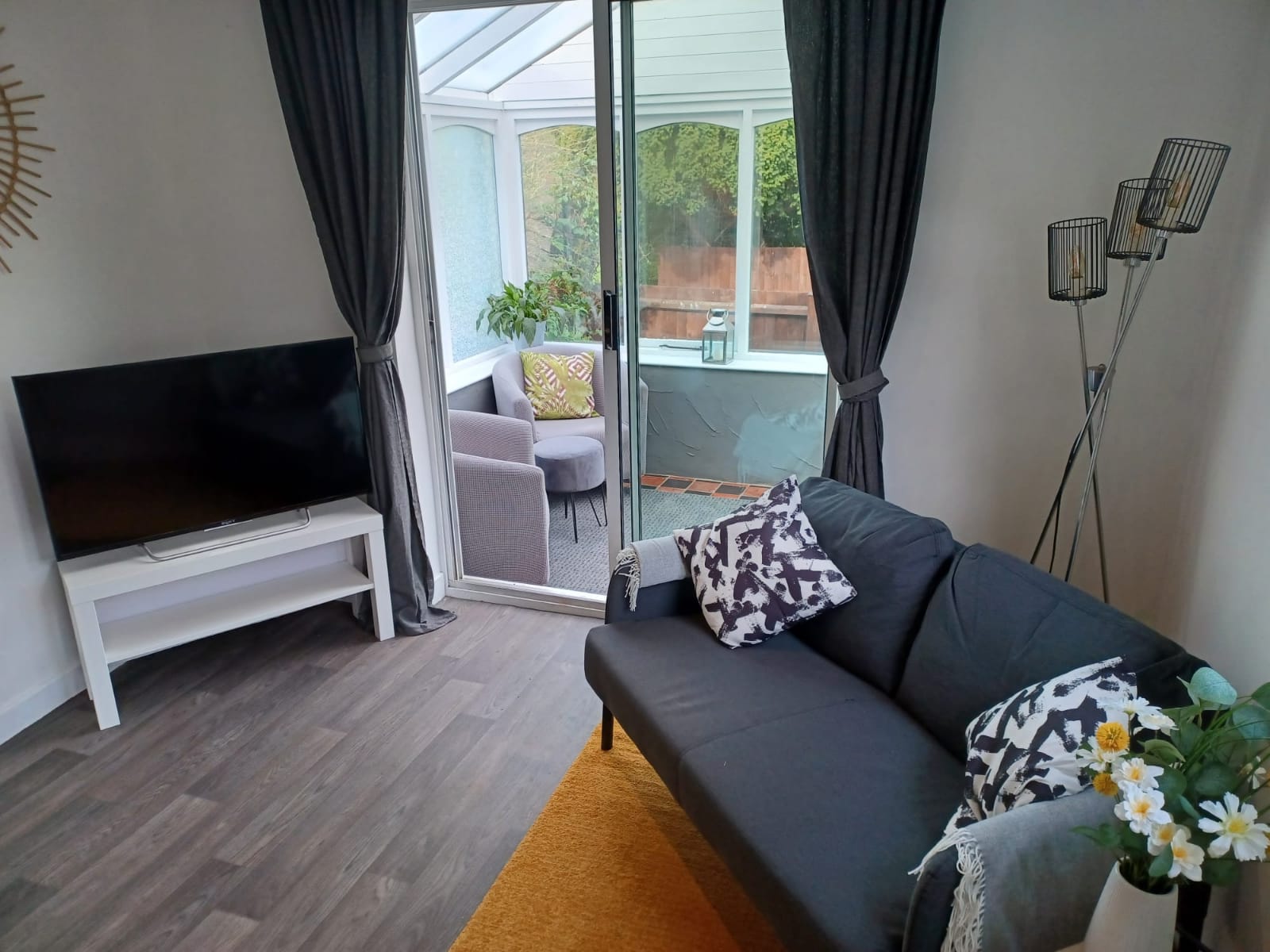 2 Rooms in Castle Donington (ema114jw) Aviation