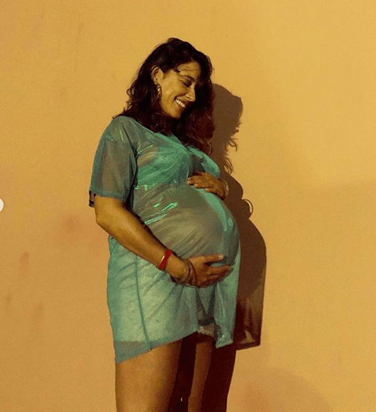 Grávida, Giselle Itié mostra barrigão no final da gestação e encanta