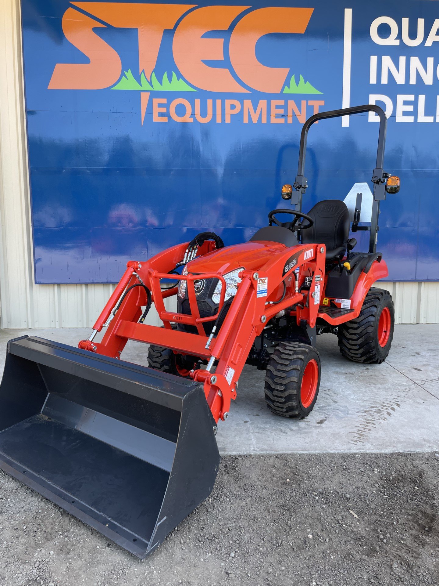 KIOTI CS2520 Hydrostatic Tractor STEC EQUIPMENT, INC.