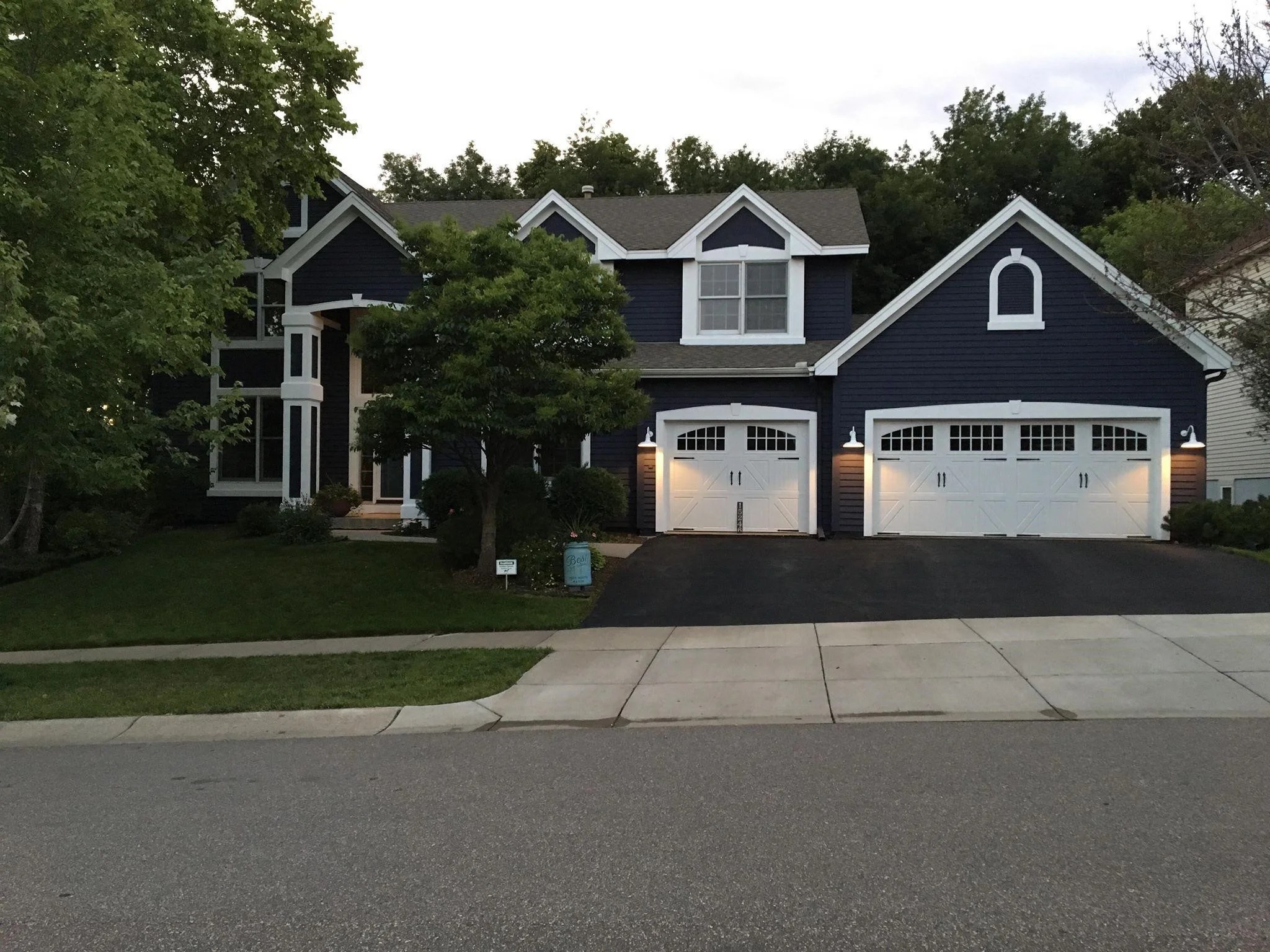 Top Benefits of LED Dusk to Dawn Outdoor Lighting