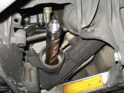 Why is my power steering fluid leaking？What color is power steering