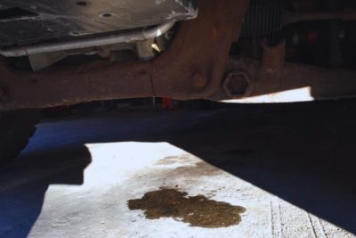 Why is my power steering fluid leaking？What color is power steering