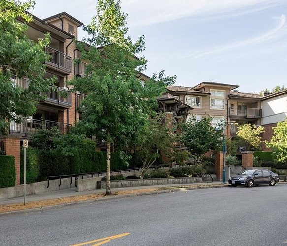 302600 Klahanie Drive, Port Moody Steffanie Ting