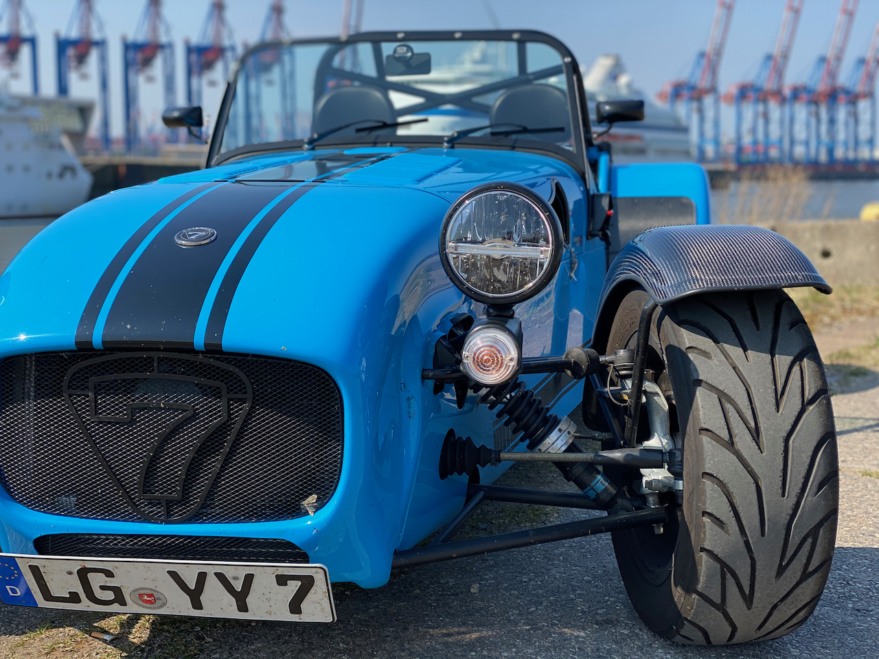 Caterham 485S (S3) zu verkaufen, ebenso passender Brian James Trailer SevenIG Forum
