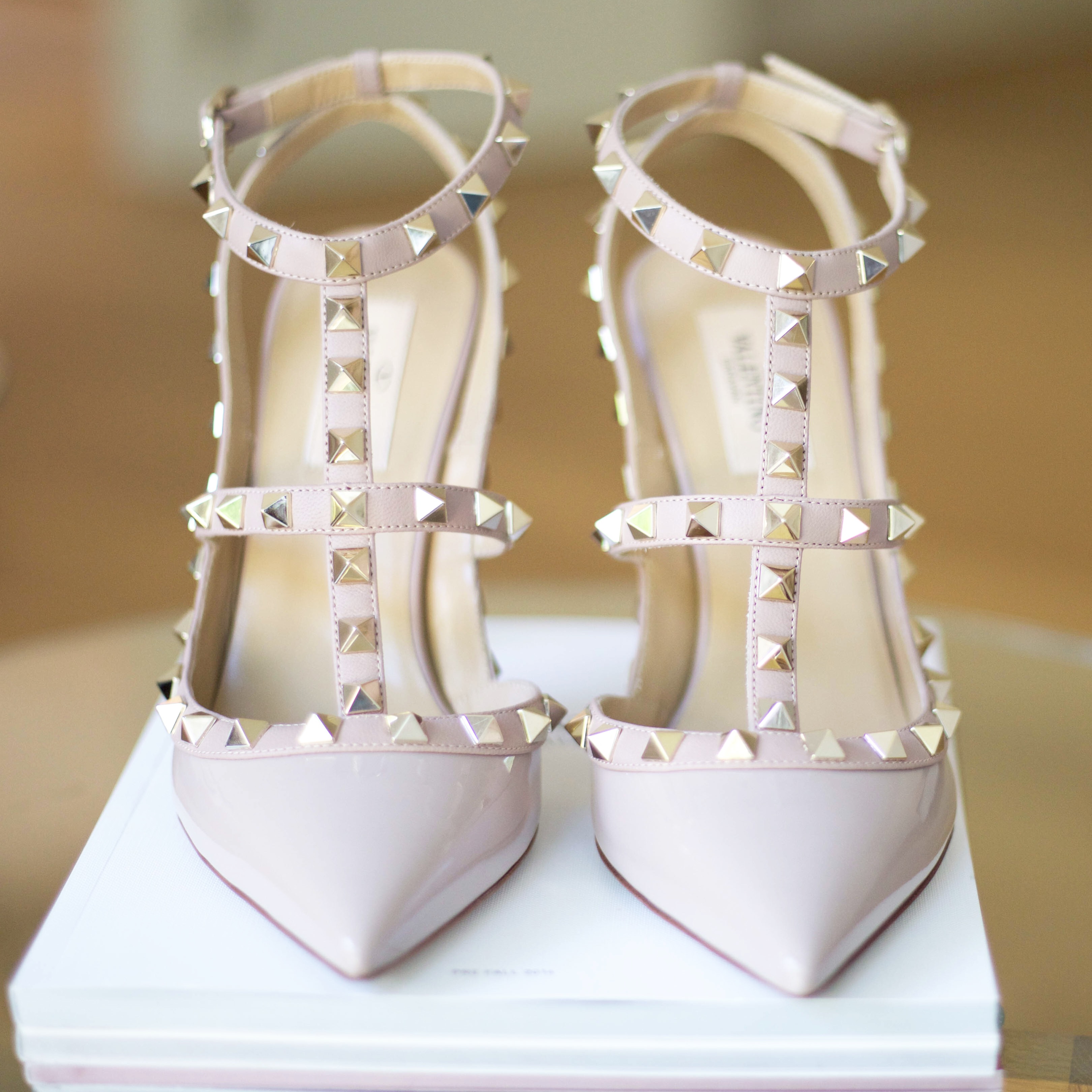 Minimalist Wardrobe Statement Shoes Steffy's Style