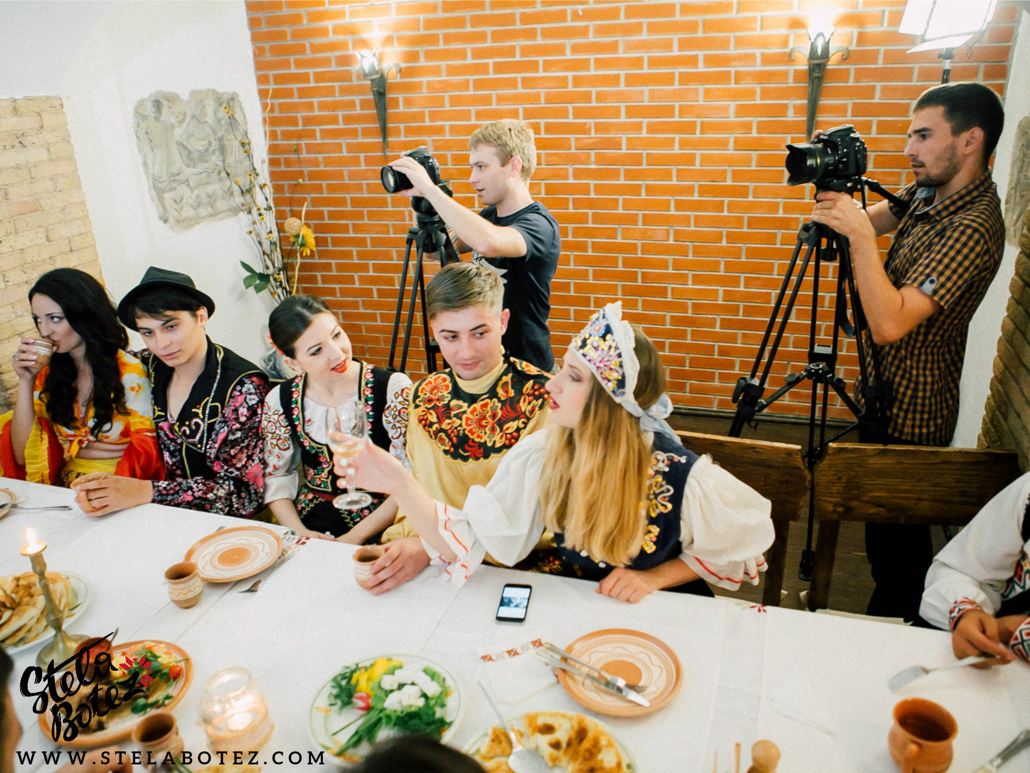 Stela Botez Buna seara oameni buni (official video/foto/versuri