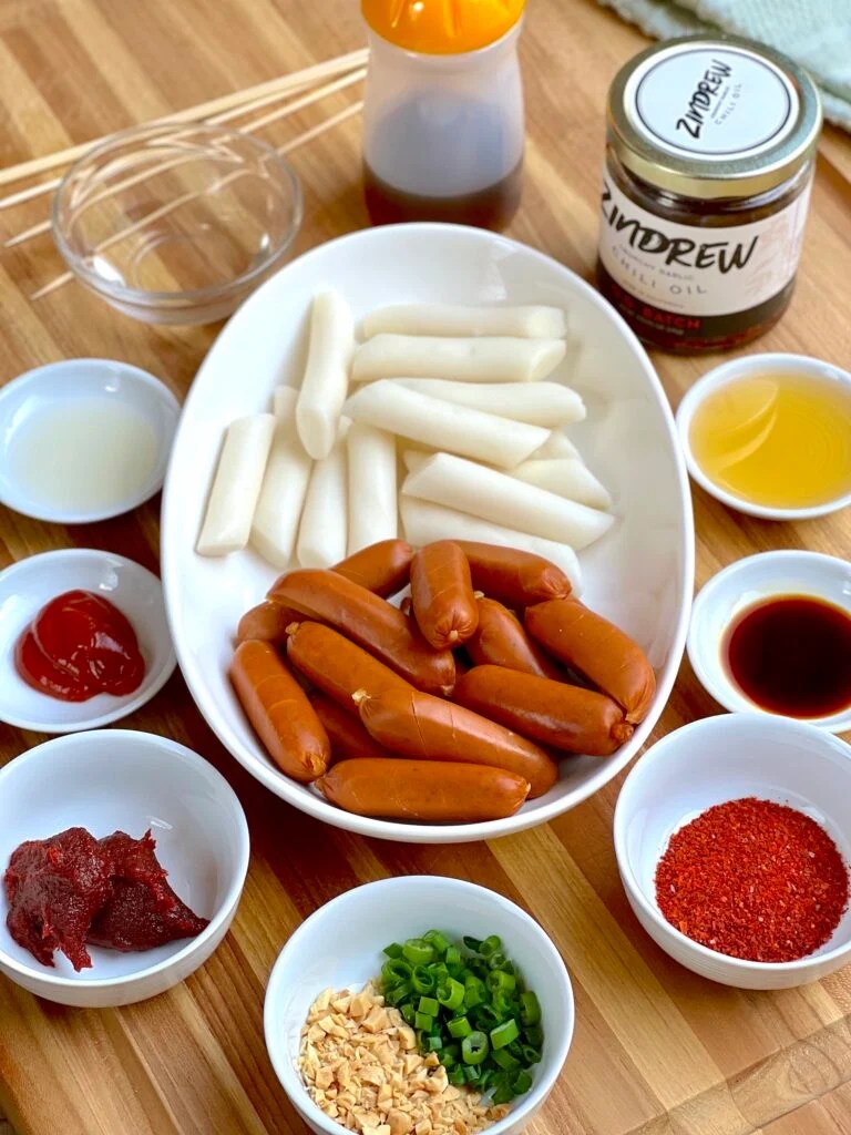 Sotteok Sotteok (Korean Sausage and Rice Cake Skewers)