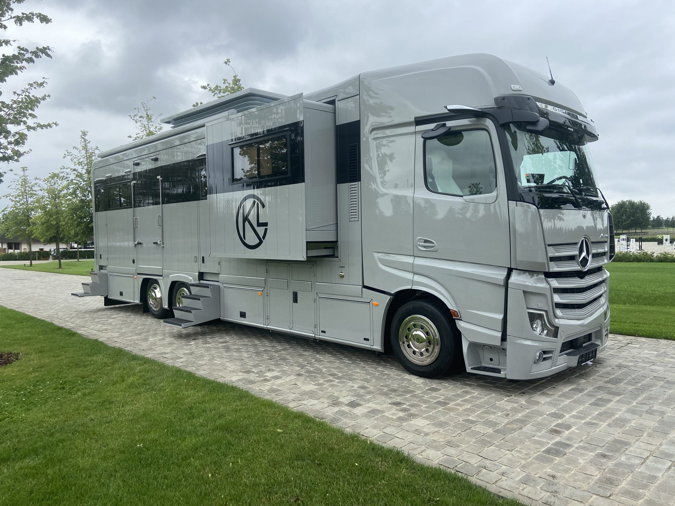 STX HORSEBOX Mercedes Benz Actros Giga L 2551 5 Horses Stephex
