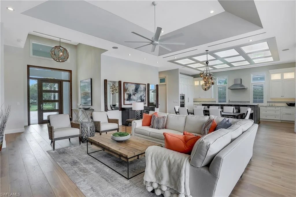 Naples FL Canal & Waterfront Homes Boating Communit