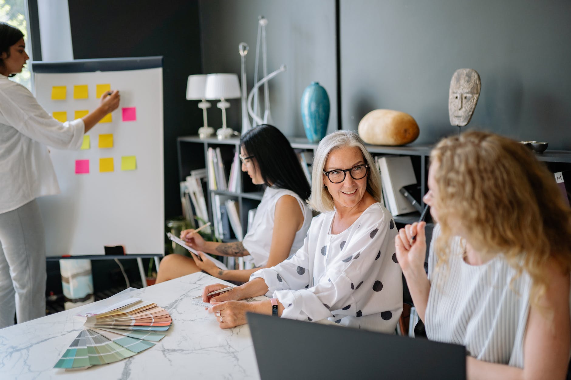 A StepByStep Guide on How to a Color Analyst Image Consultant Training & Personal