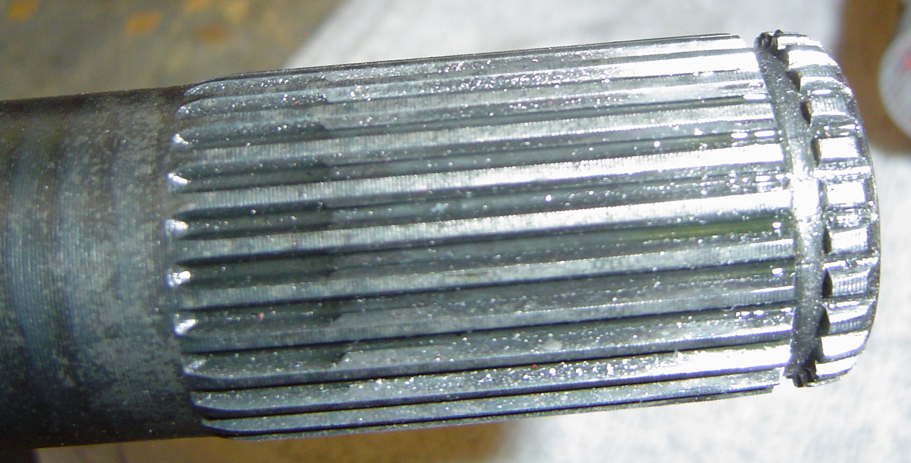 Disassembly_Carrier_Stub Axle_Spline end_closeup_right Michael Publishing