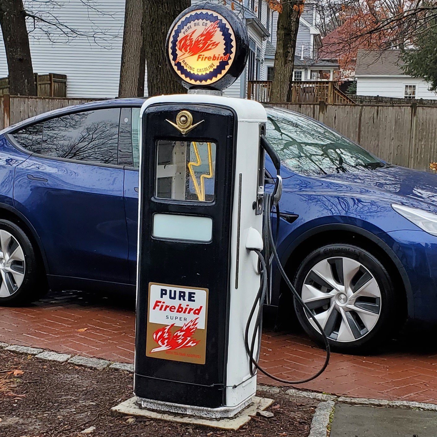 Vintage Gas Pump Transformed into Electric Vehicle Charger! Steveworks