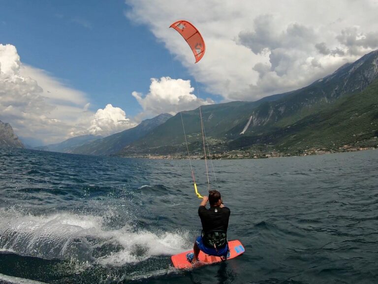 Kiten am Gardasee im Aufsteigerkurs, Kiteshuttle im Leihmaterial