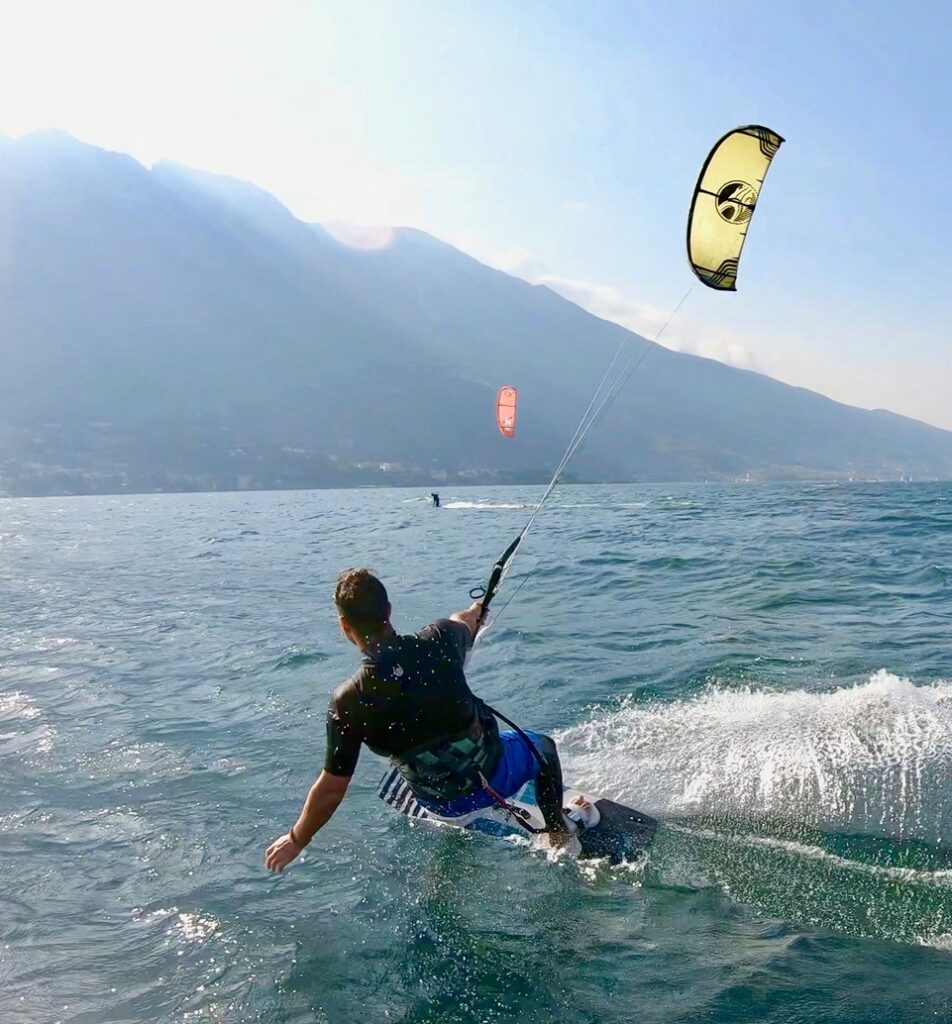 Kiten am Gardasee im Aufsteigerkurs, Kiteshuttle im Leihmaterial
