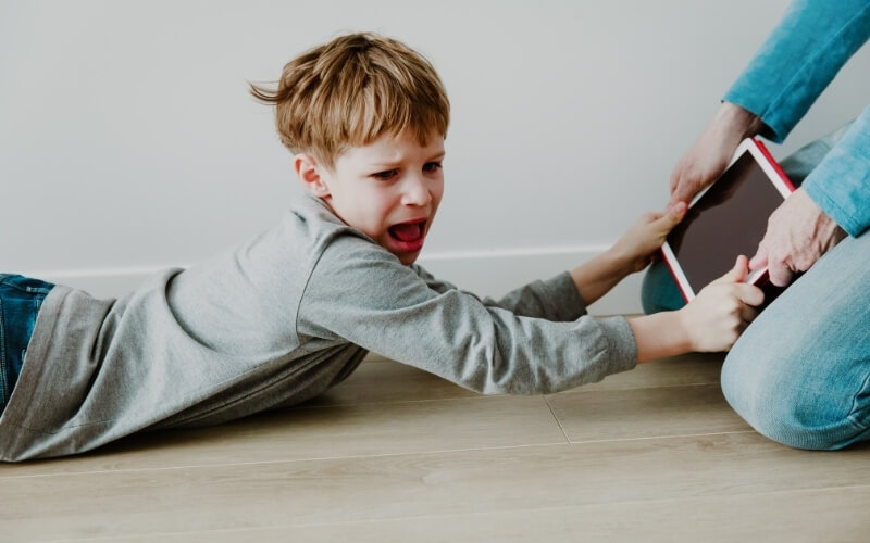 Figli Maleducati: 5 Errori Che Ogni Genitore Deve Evitare Prima Che Sia Troppo Tardi - Stile Donna 500_x_800_jpg