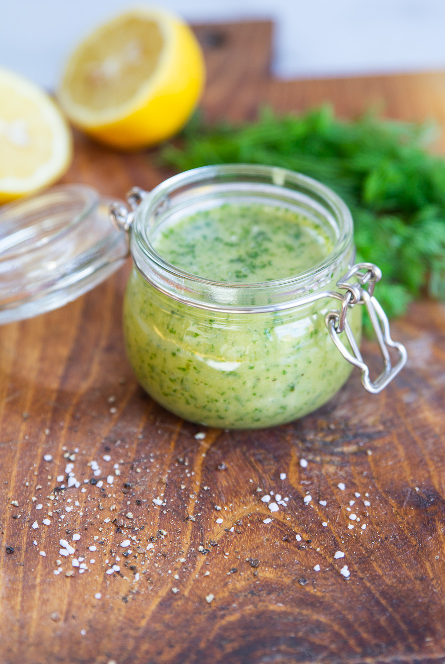 Sennepsdressing med honning og krydderurter Stinna