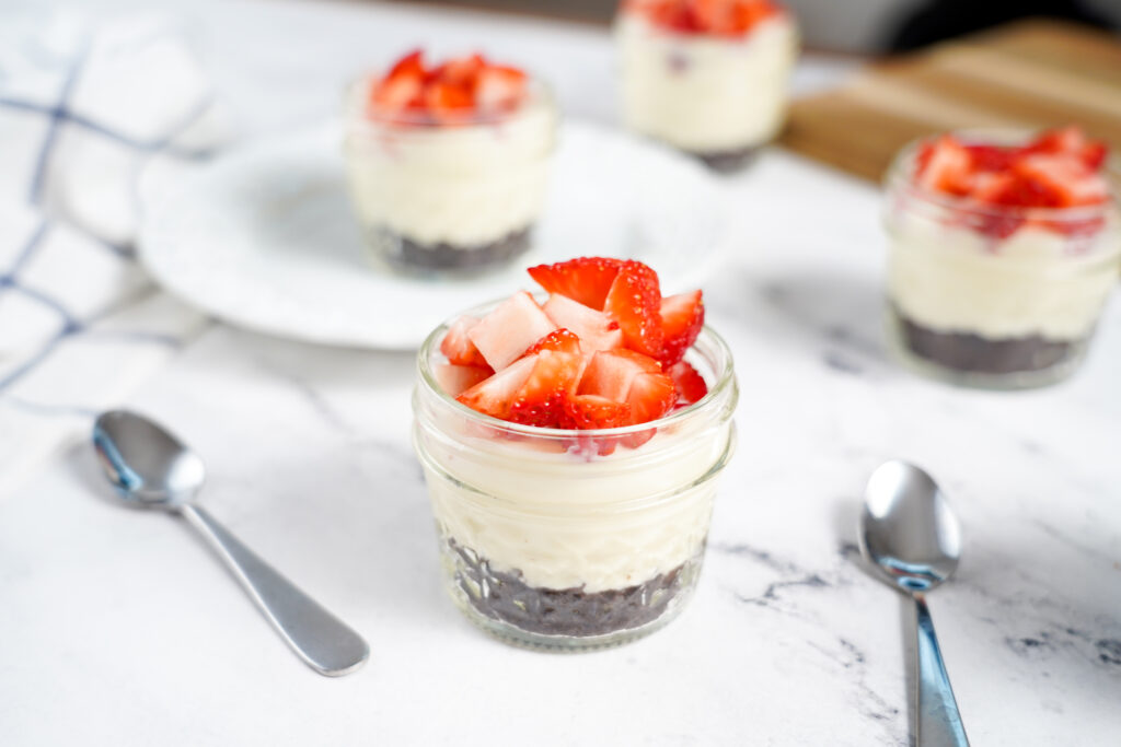 Mini Strawberry Cream Pies Stirlist