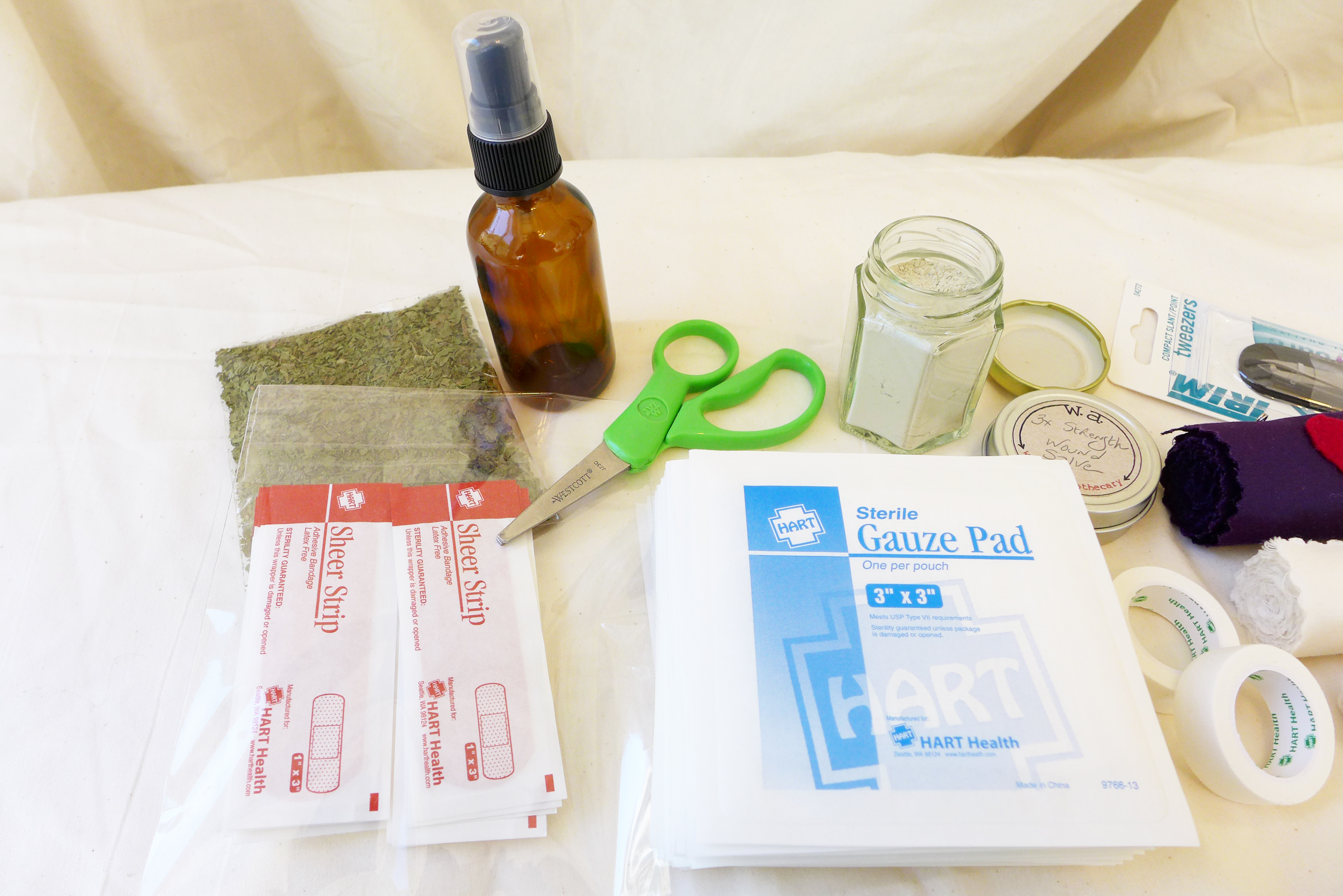 first aid kit Stitch and Boots