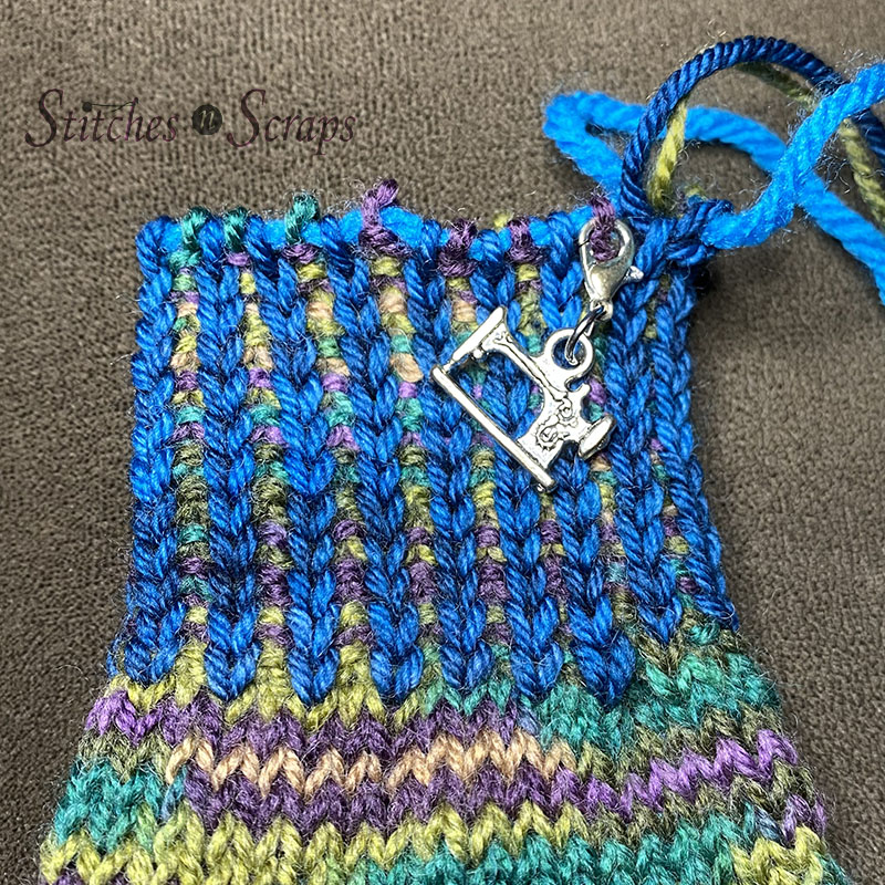 Knit Reversible Fingerless Mitts Pattern Hand in Hand Stitches n Scraps
