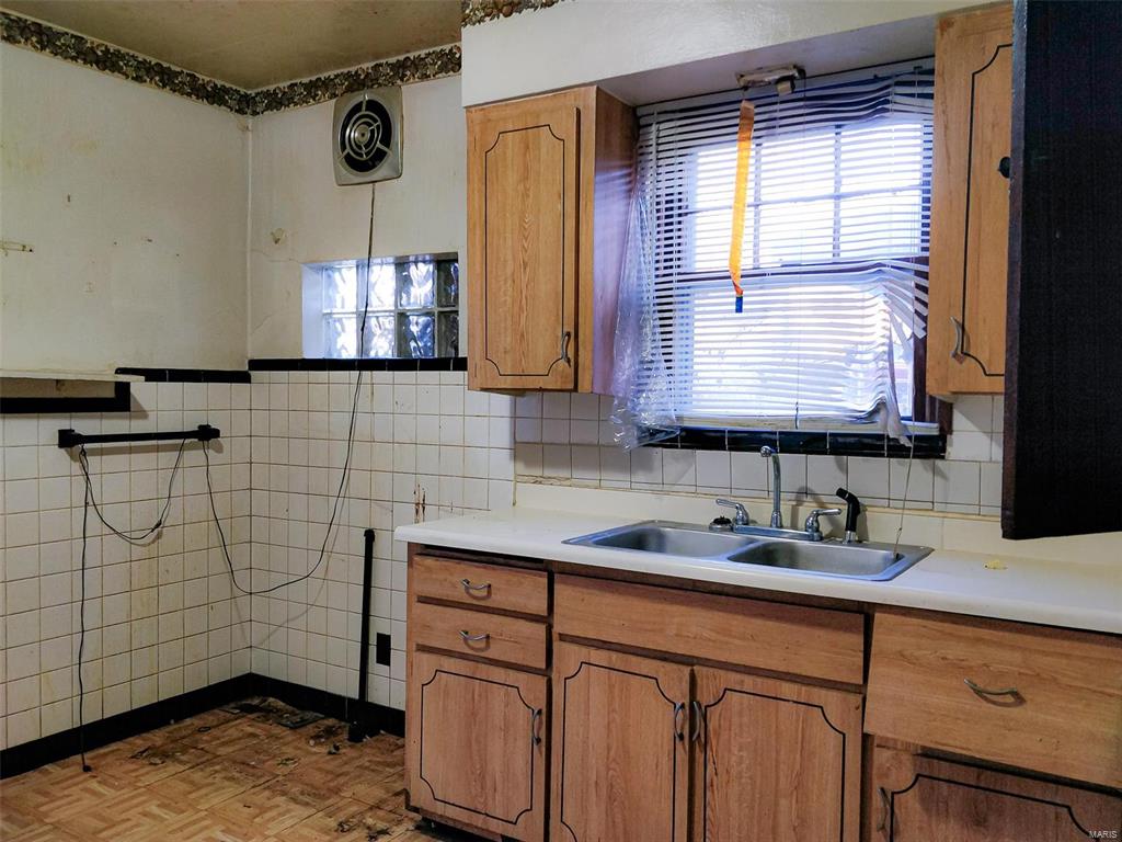 7735 Snowden Ave. Richmond Heights, MO 63117 St. Louis Wholesale Deals