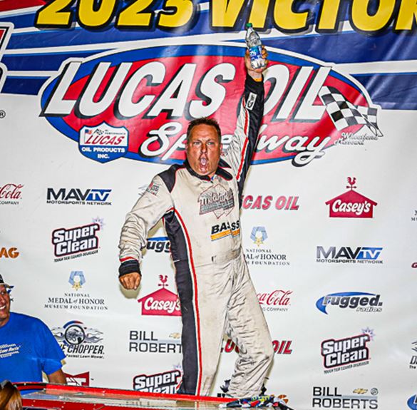 Wells celebrates unusual Late Model feature win in Lucas Oil Speedway