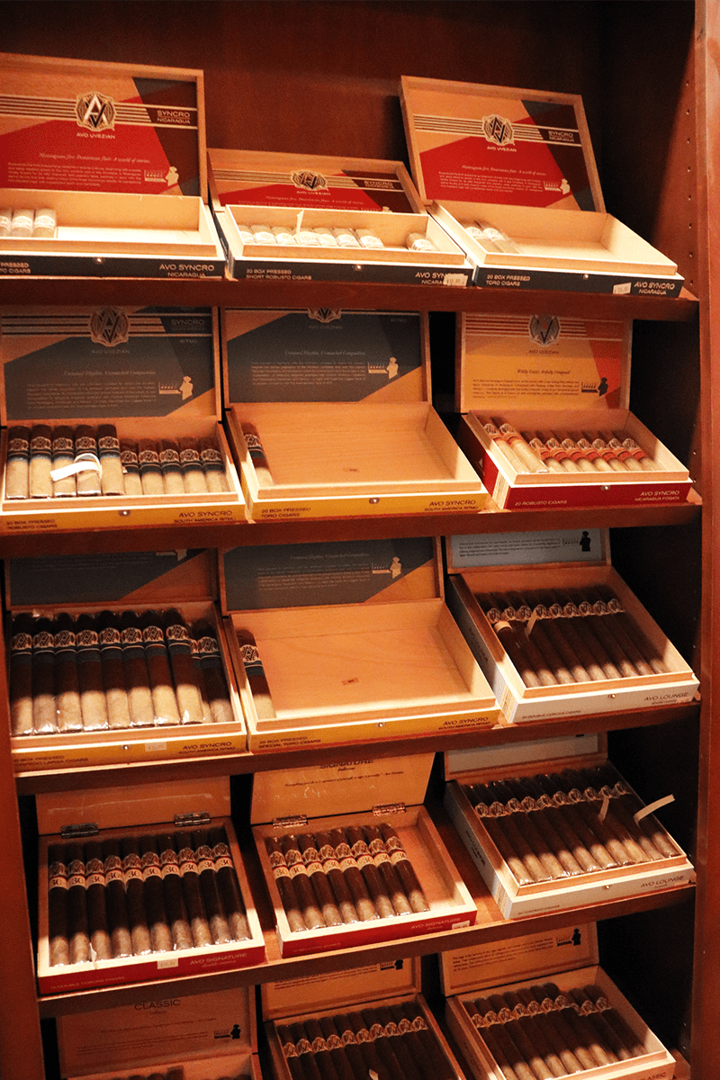 Cigar Lounge Blend Bar with Davidoff Cigars Nashville, TN Stogie Press