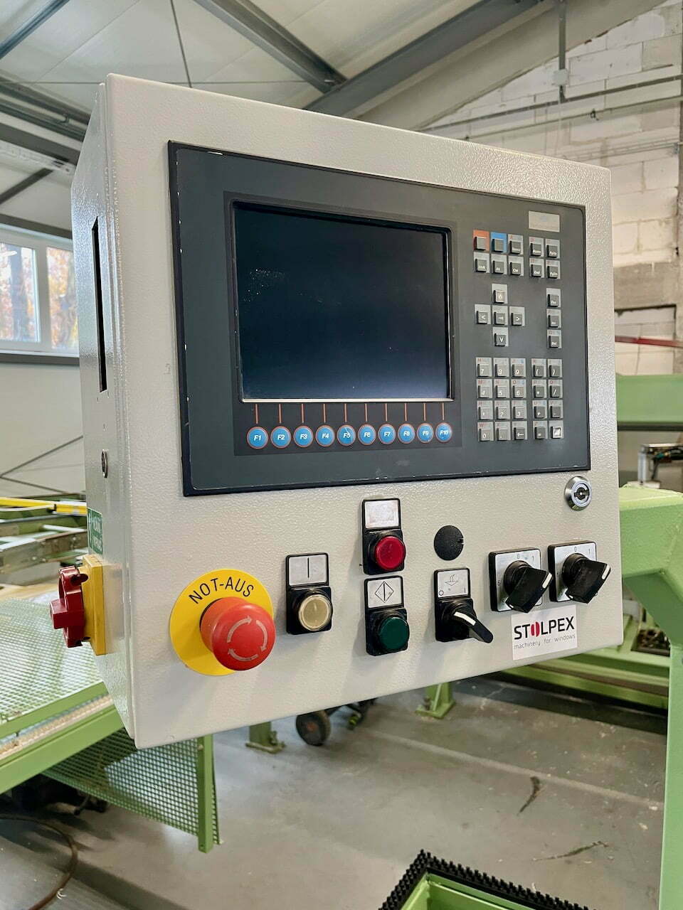 » Verputzautomat CNC URBAN SV 420 STOLPEX Maszyny do Produkcji Okien