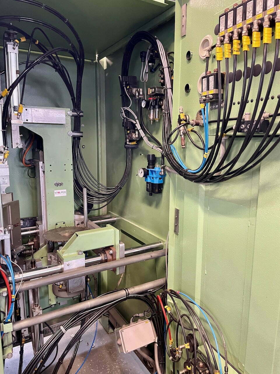 » Verputzautomat CNC URBAN SV 420 STOLPEX Maszyny do Produkcji Okien