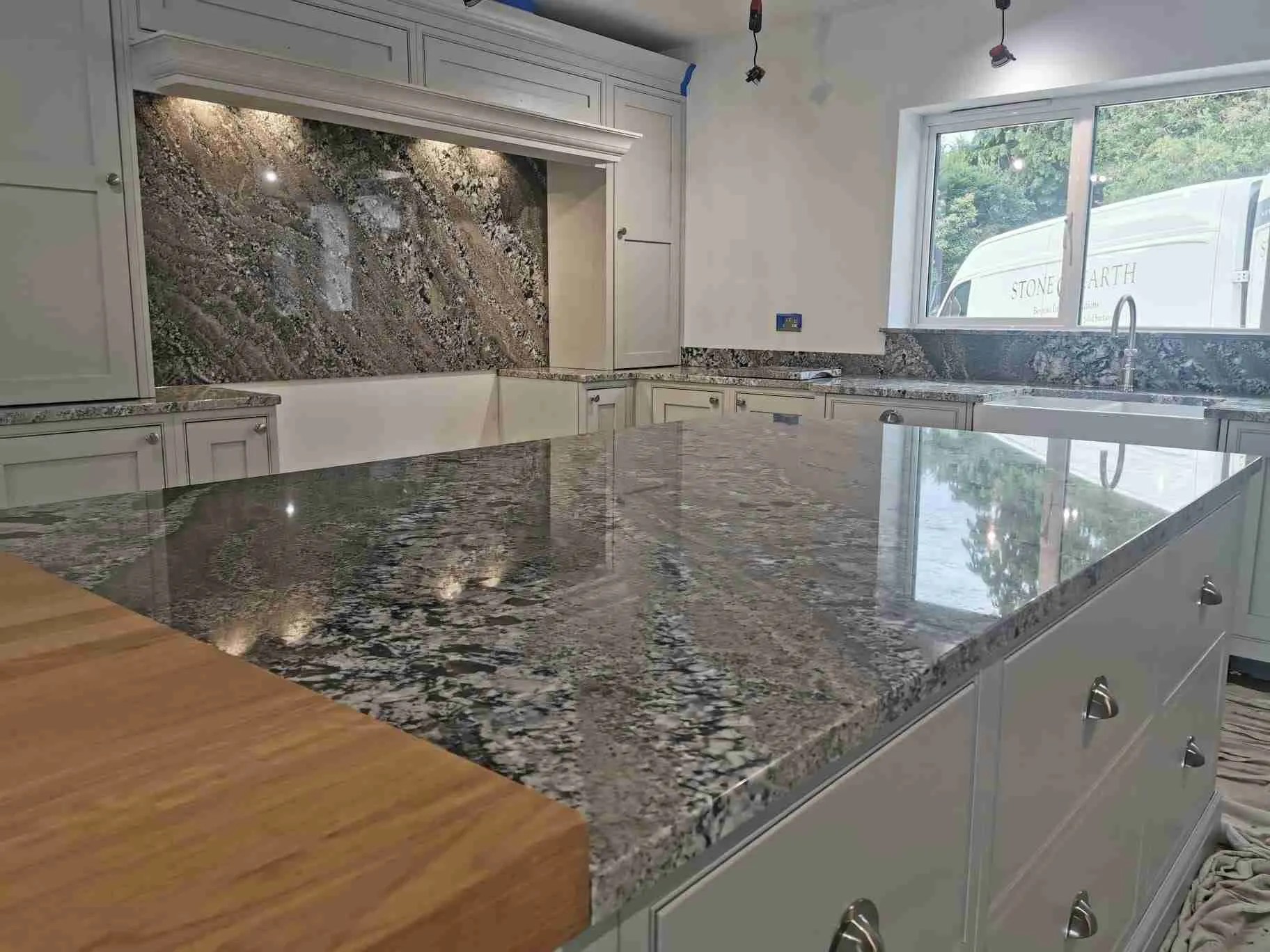 What are the benefits of a granite kitchen worktops?