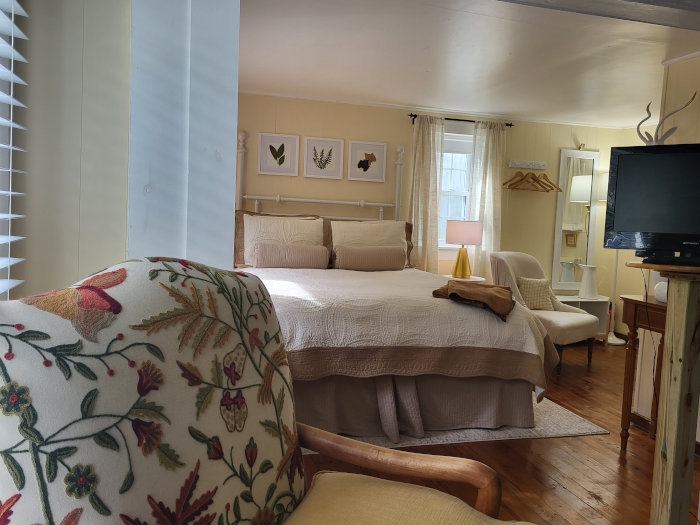 Stone Boat Farm STAYStratton Mountain Suite