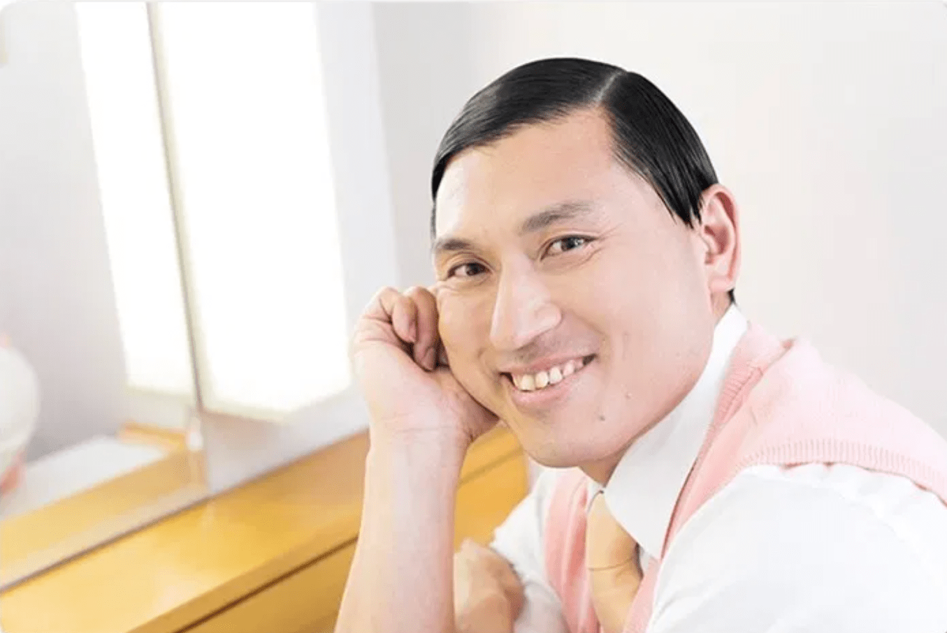 オードリー春日の浮気が発覚！相手は佐々木希似の金髪美女？