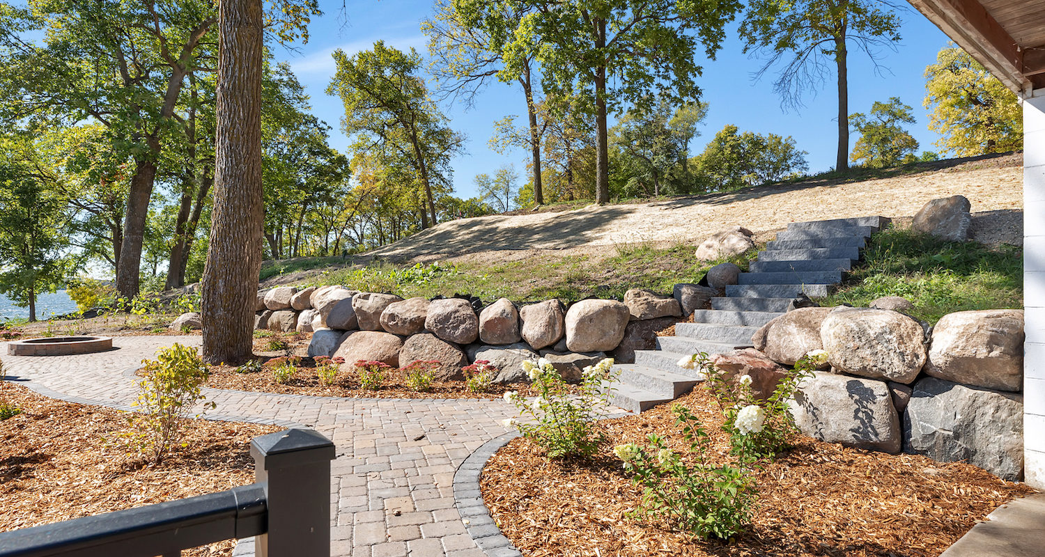 Stonegate on the Lake