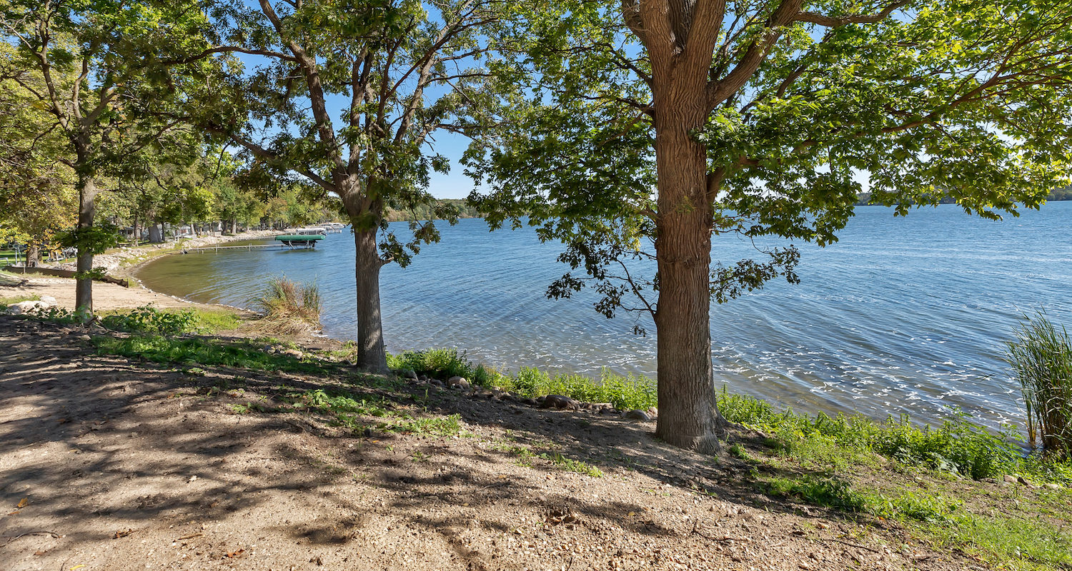 Stonegate on the Lake