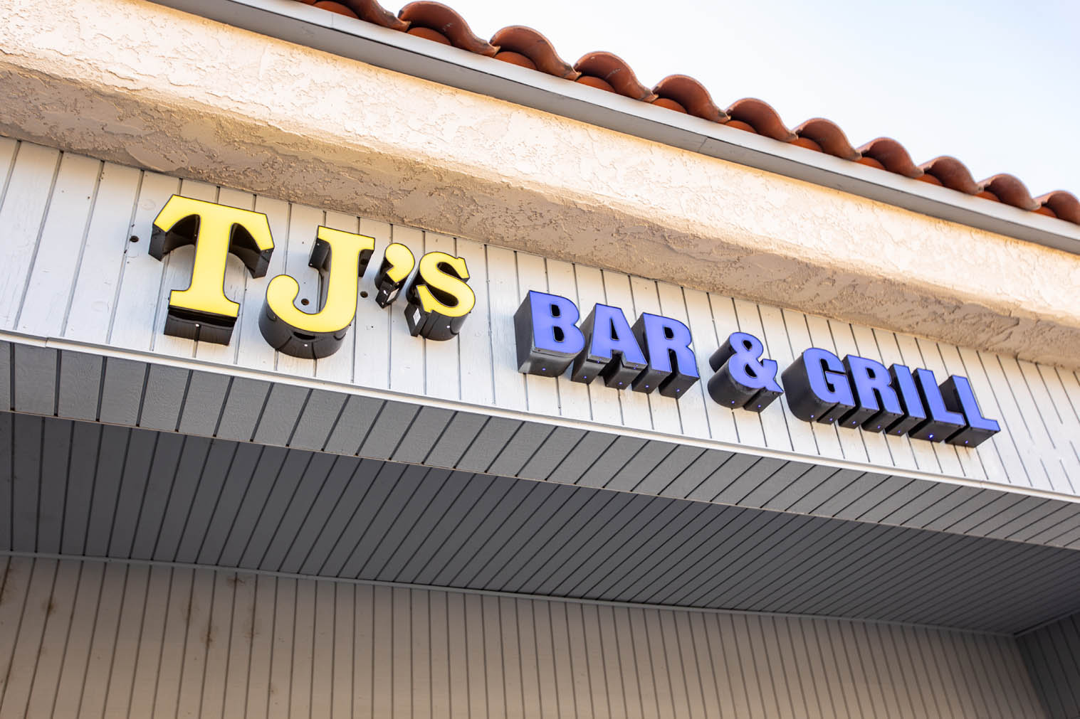 TJ's Bar & Grill Stonegate Plaze