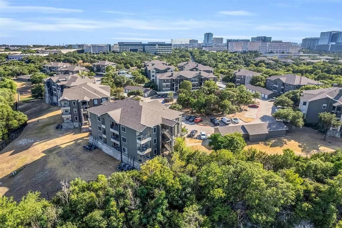 Stoneleigh Condominiums