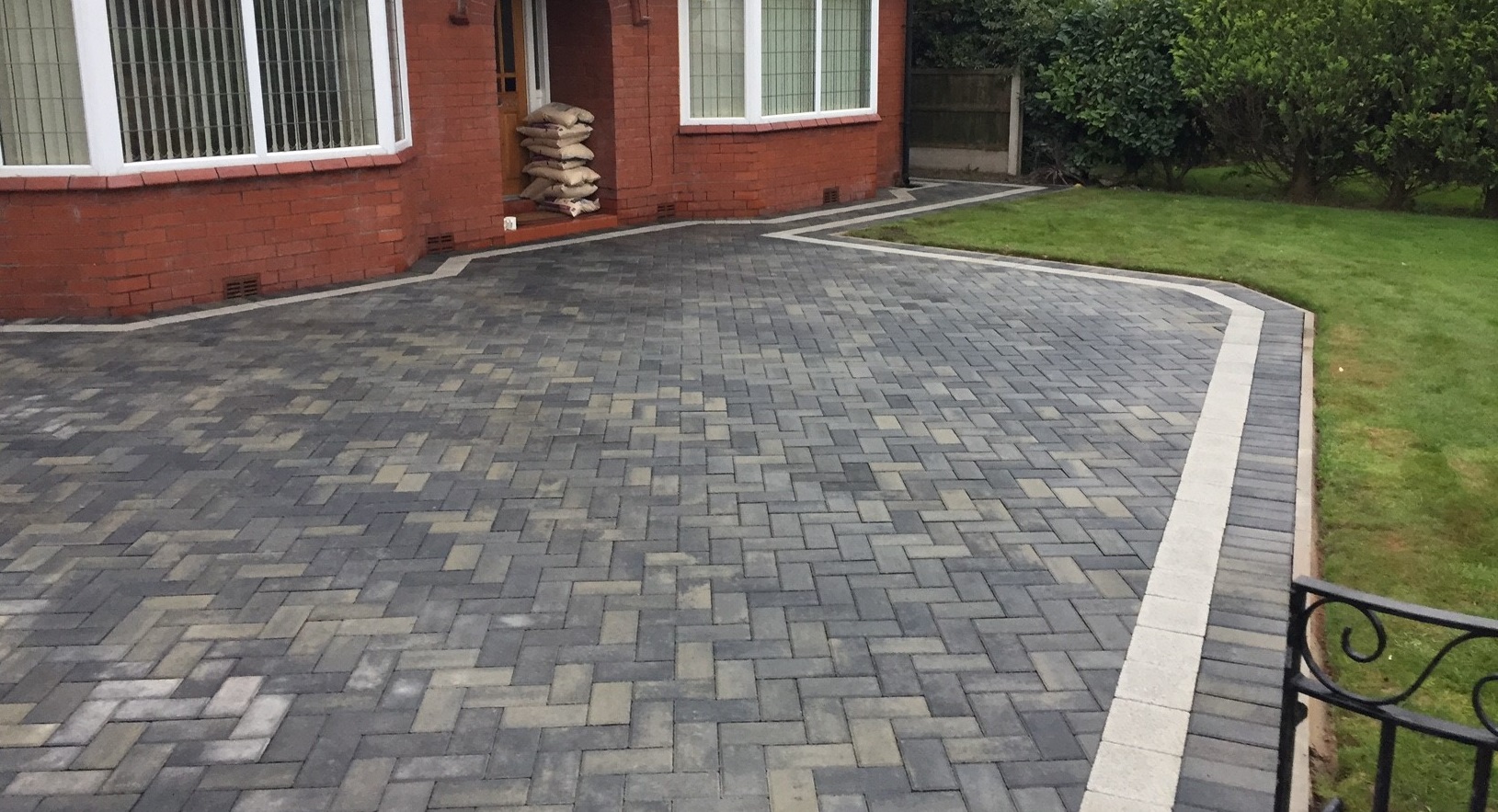 Driveway Repairs Rugby CV21 | Tarmac, Resin & Paving