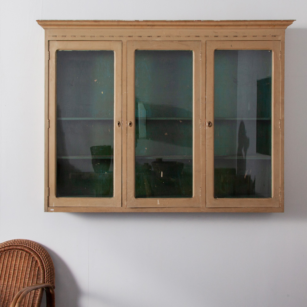 stoop Antique 3 Doors Glass Wall