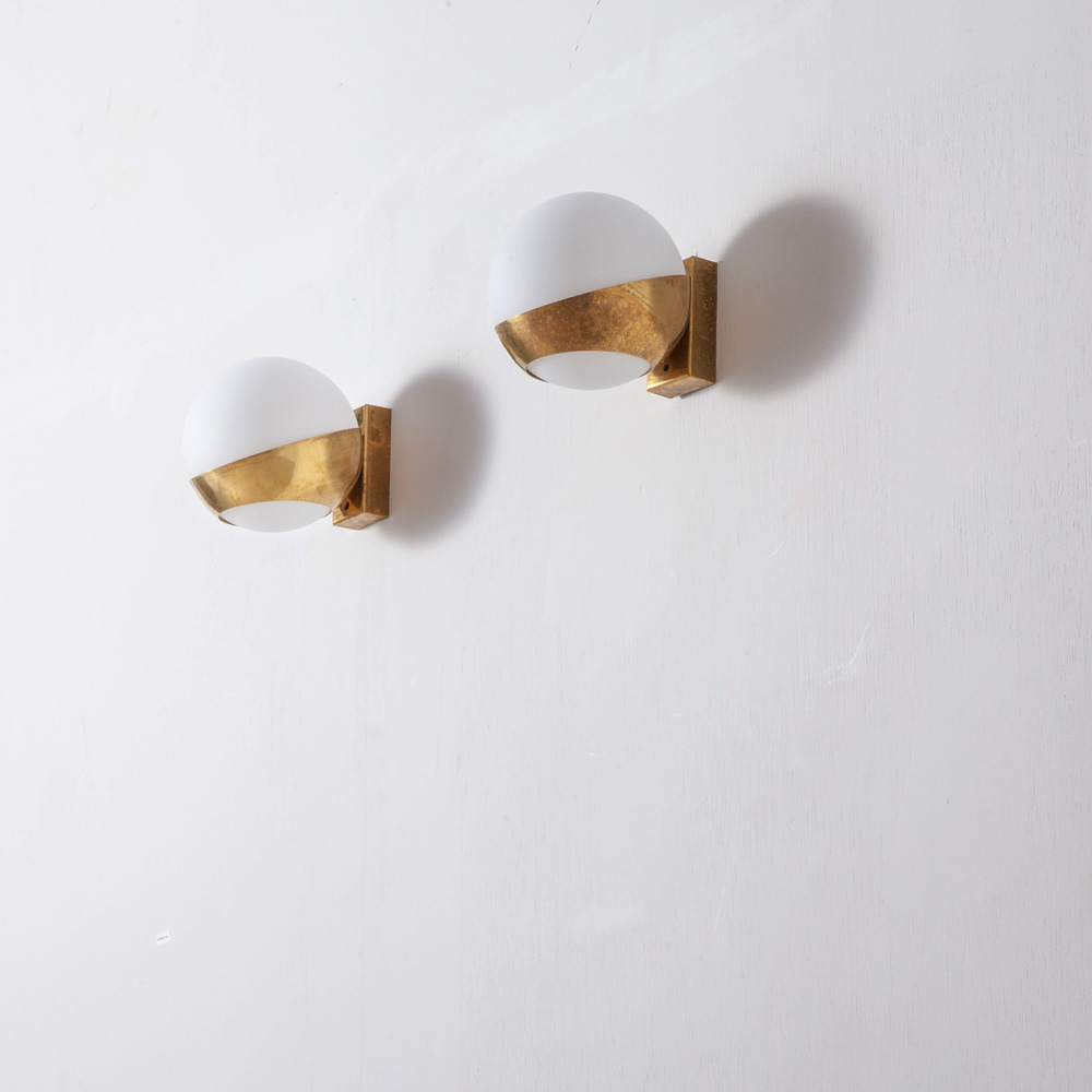 stoop Ball Wall Light in Brass and Glass