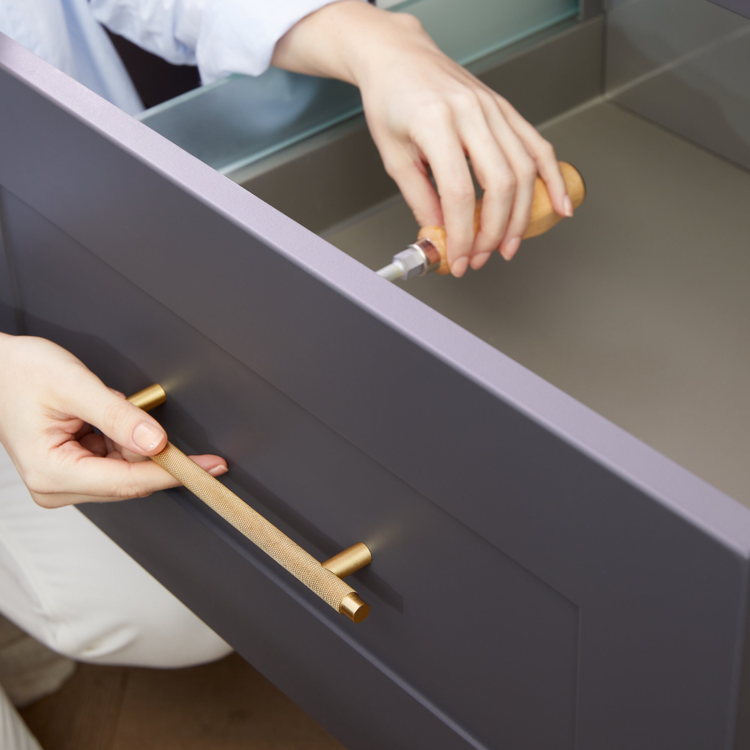 How To Install Handles Storables
