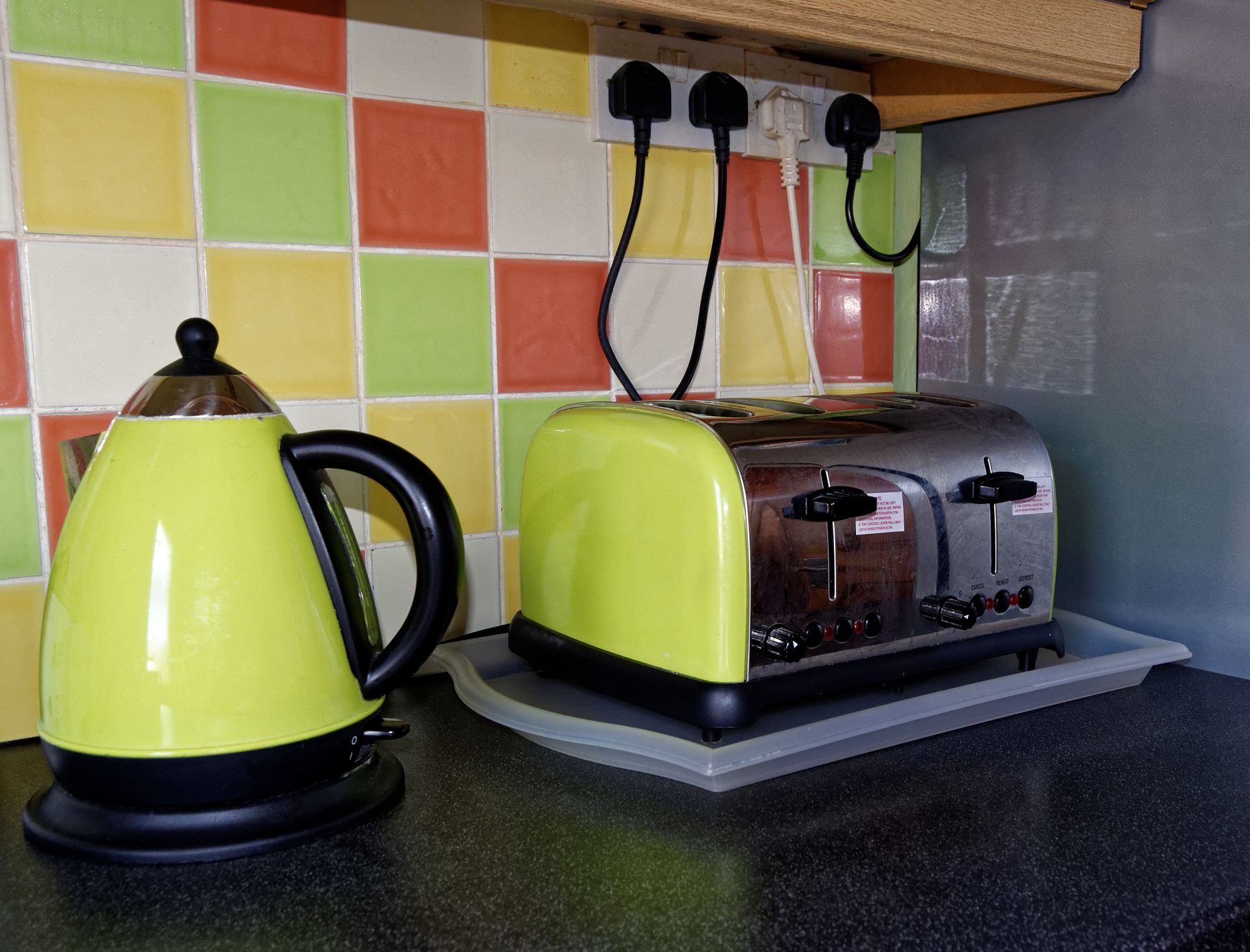 Does The Toaster Use Electricity When Plugged In Storables