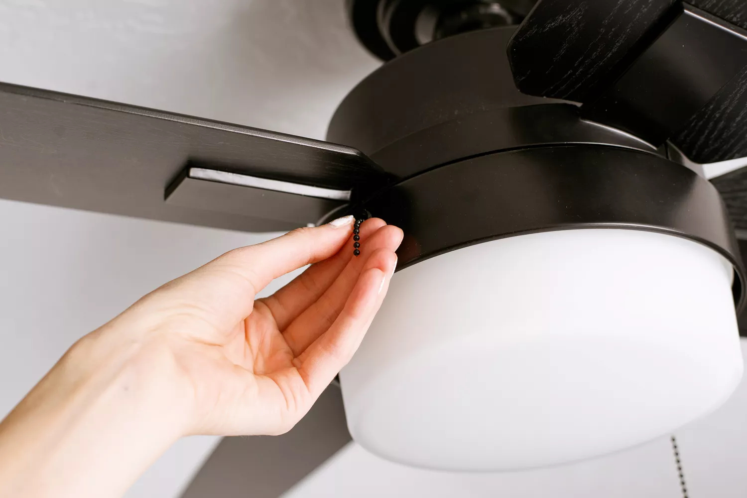 How To Fix The Pull Chain On A Ceiling Fan Storables