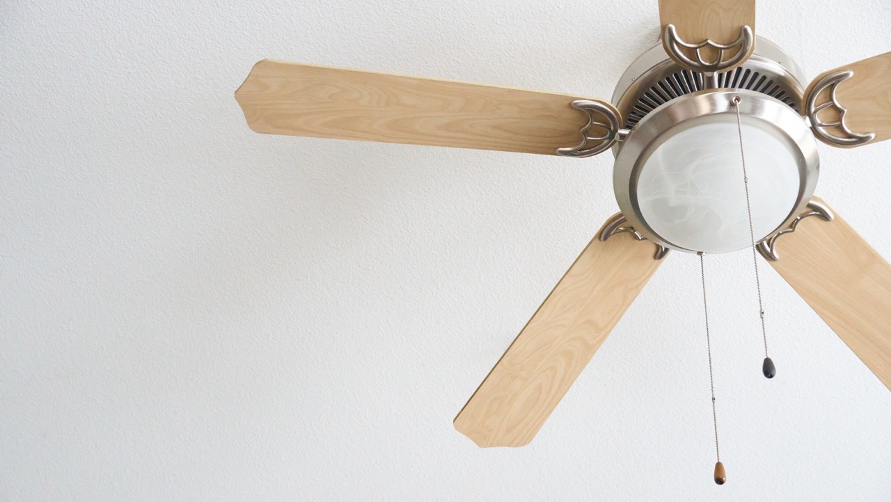 How To Balance Your Ceiling Fan So It Doesn't Rattle And Wobble Storables
