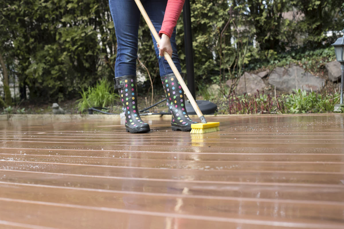 How To Clean A Deck To Remove Tough Stains And Grimy Buildup Storables