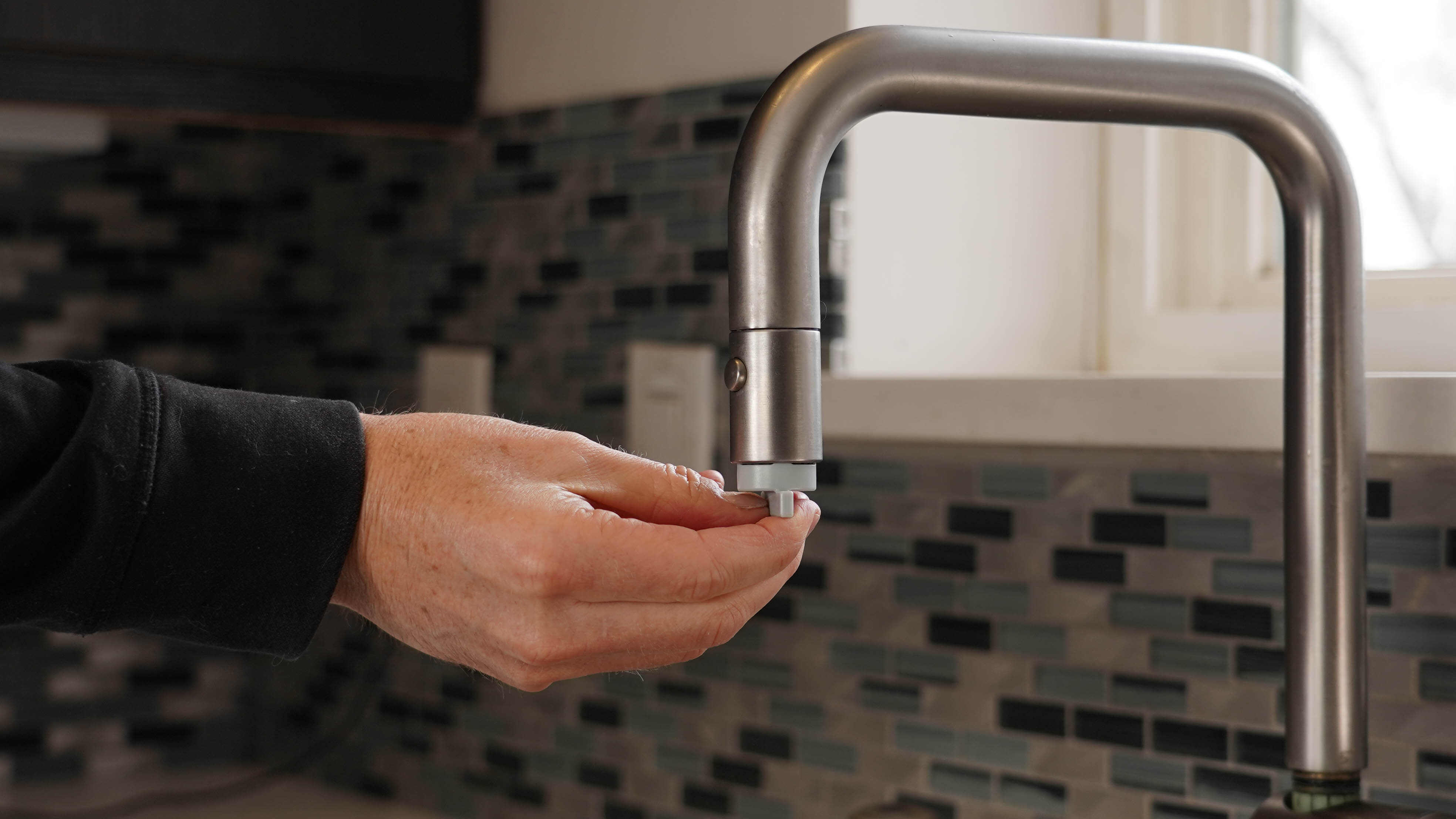 How To Remove Aerator From Pull Down Faucet Storables