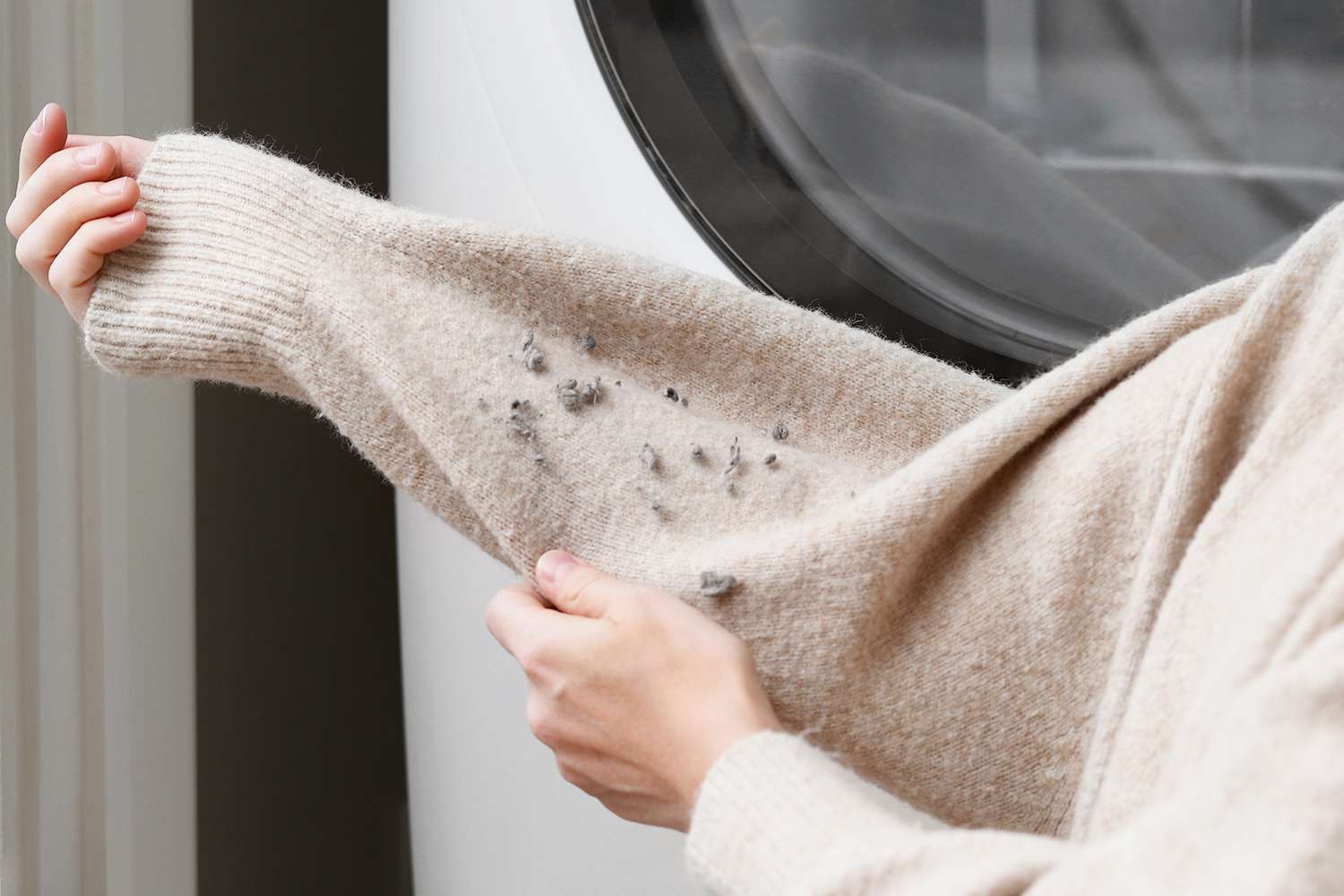 How To Remove Lint From Clothes Even Without A Lint Roller Storables