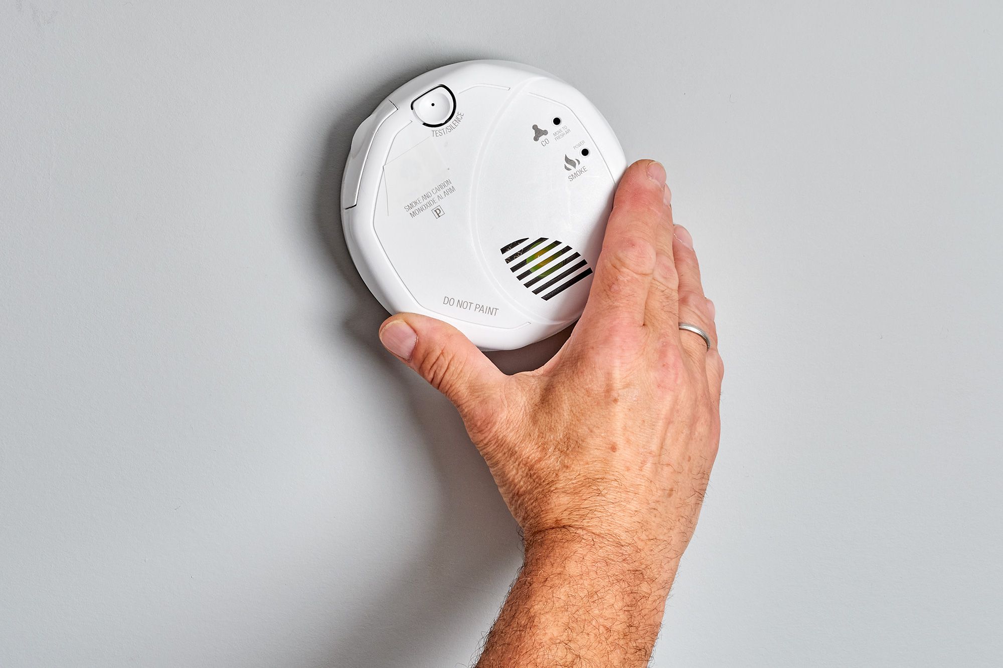 How To Install A Hardwired Smoke Detector | Storables