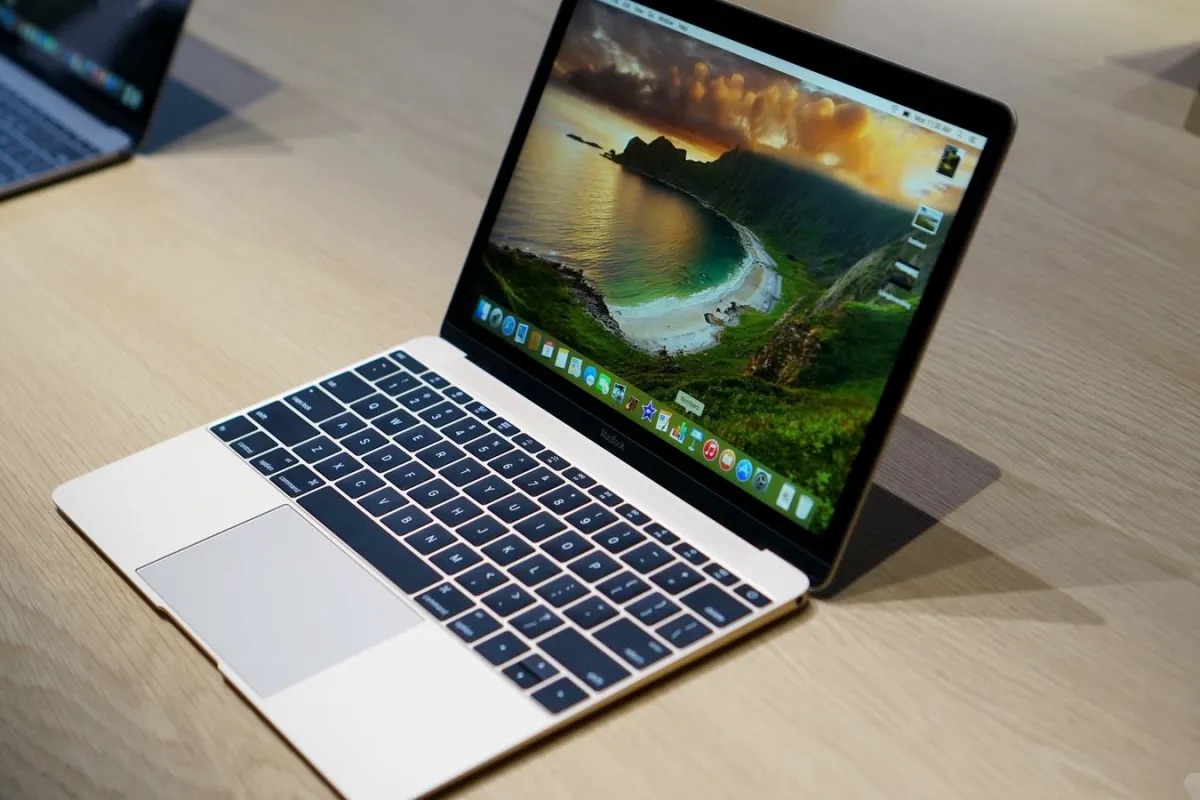 How To Store Laptop Storables